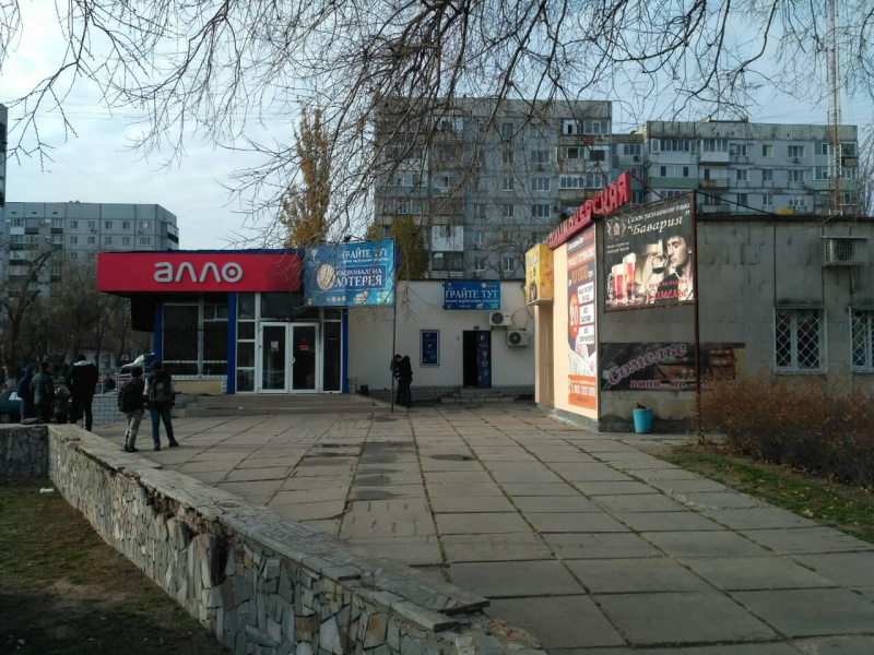 В Запорожской области в торговом комплексе возник пожар