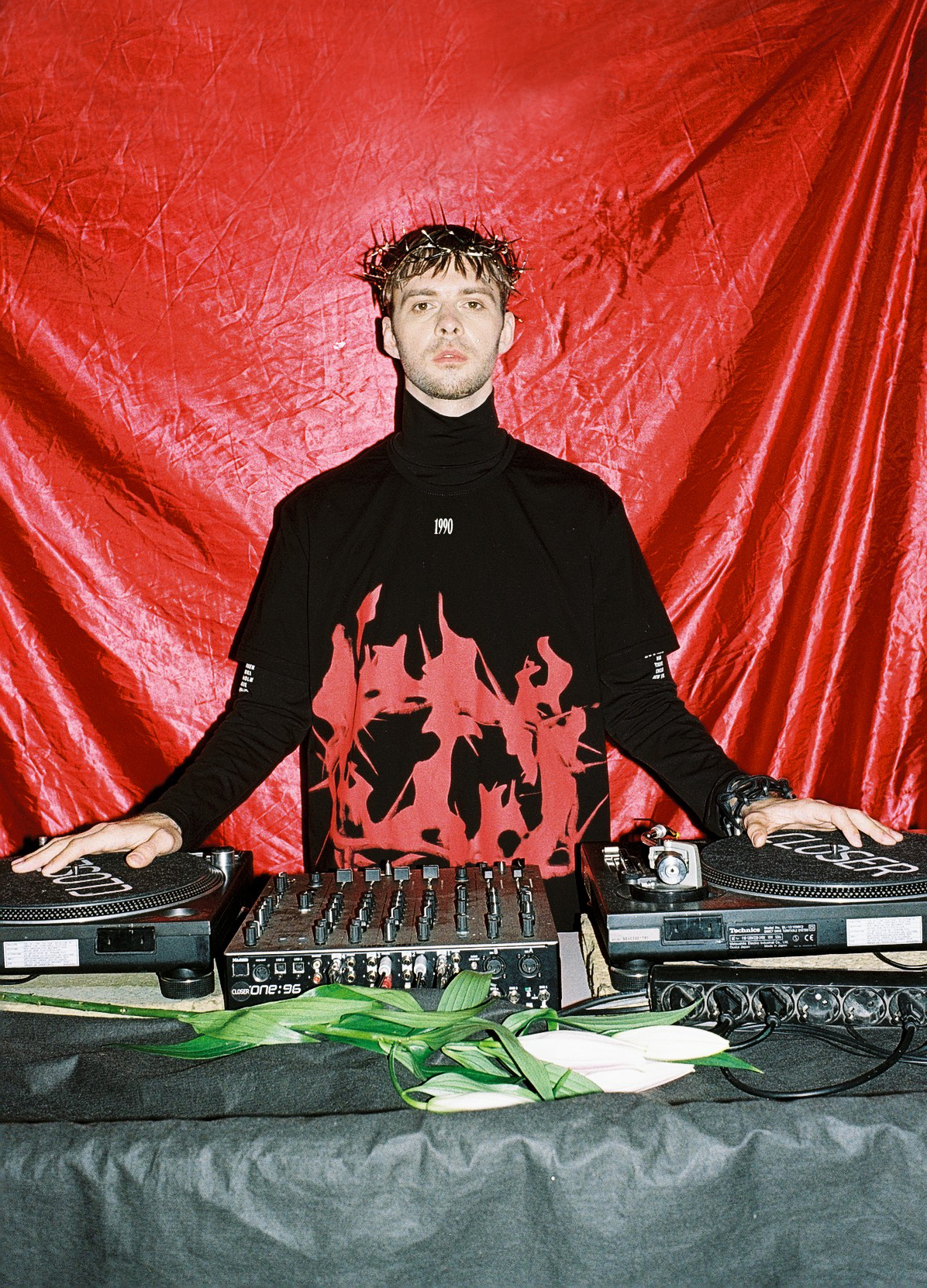 Макс Барских и LITKOVSKAYA создали провокационную коллекцию одежды PRAY AT THE DANCEFLOOR (фото)