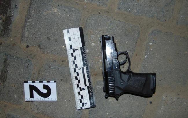 В результате стрельбы в центре Черновцов пострадали двое человек