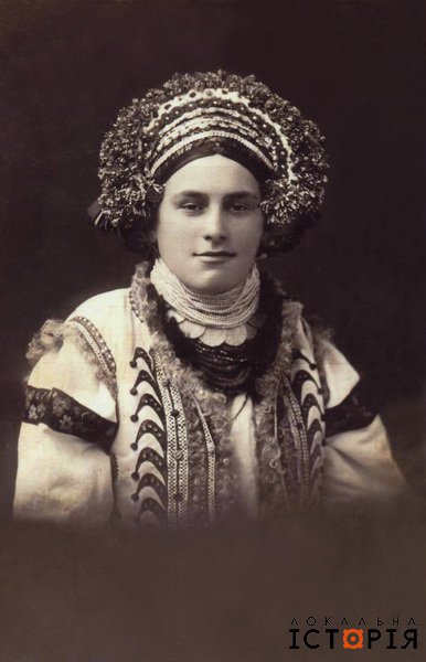 Подивіться унікальні фото весіль із сімейних альбомів українців: яскраво і колоритно