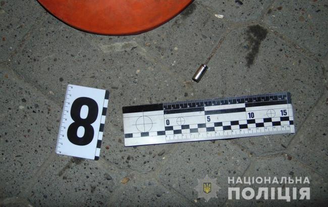 В результате стрельбы в центре Черновцов пострадали двое человек