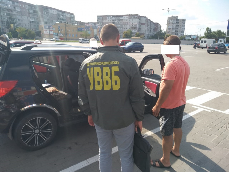 На кордоні з Росією ліквідували незаконний канал переміщення товарів