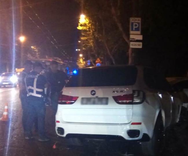 В Одесі зіткнулись шість автомобілів, є постраждала