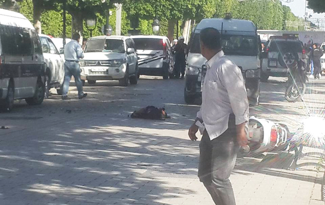 Женщина подорвала себя в центре Туниса