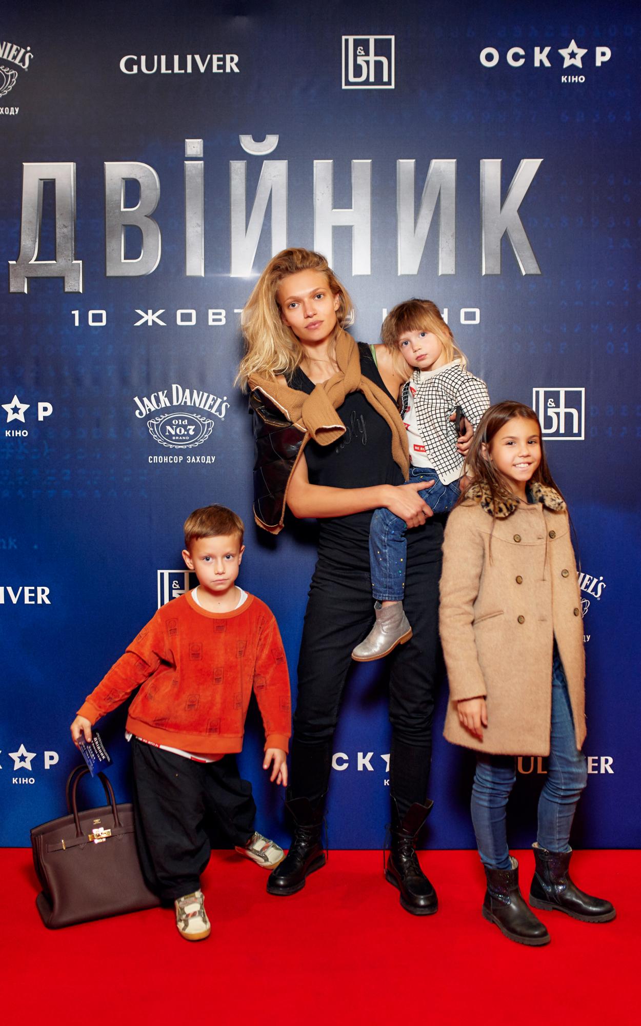 Alyona Alyona, Логунова, Ступка та інші зіркові гості на прем'єрі фільму "Двійник" з Уіллом Смітом