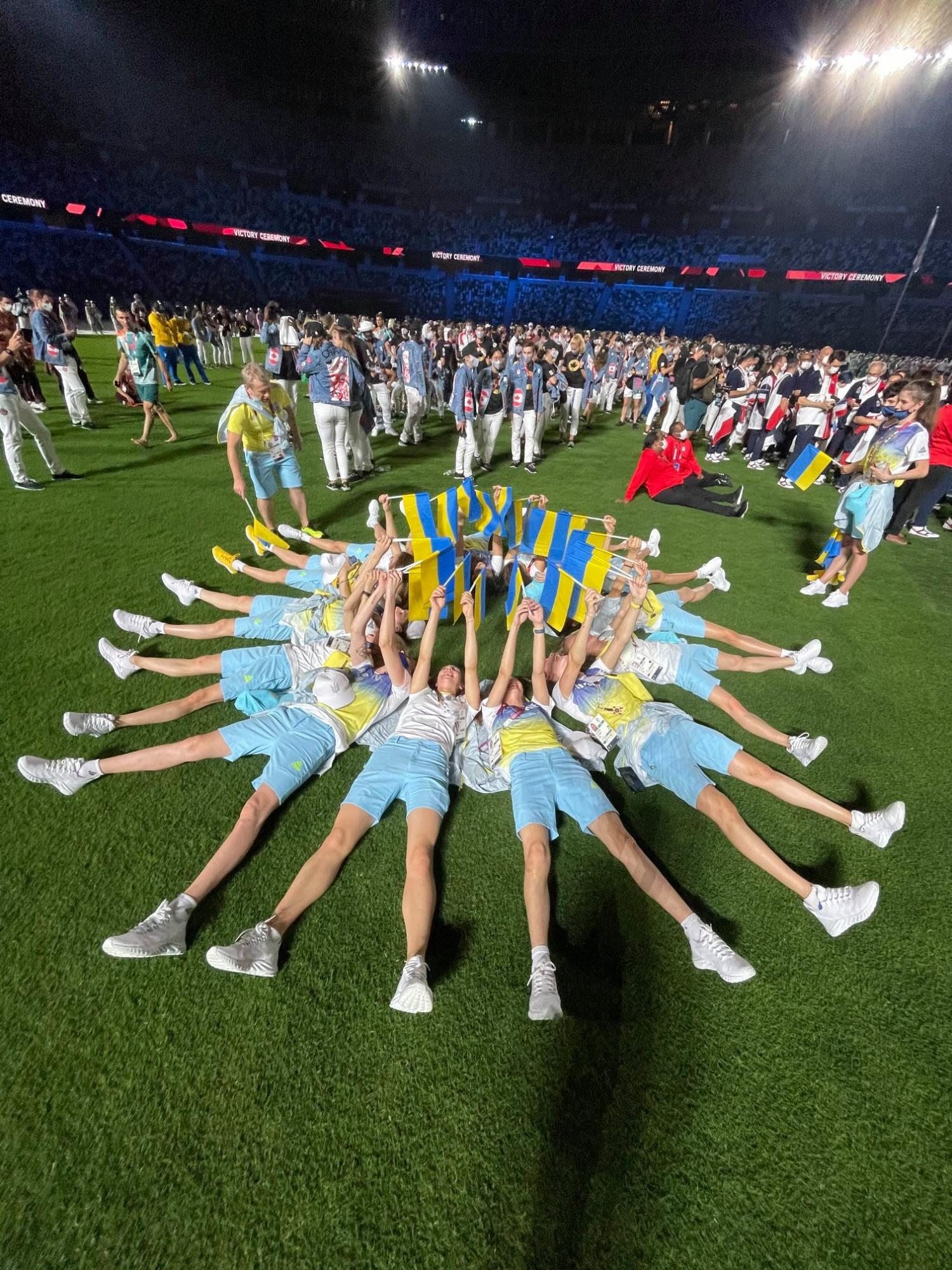 Украинские спортсмены приняли участие в церемонии закрытия Олимпиады 2020: яркие фото из Токио