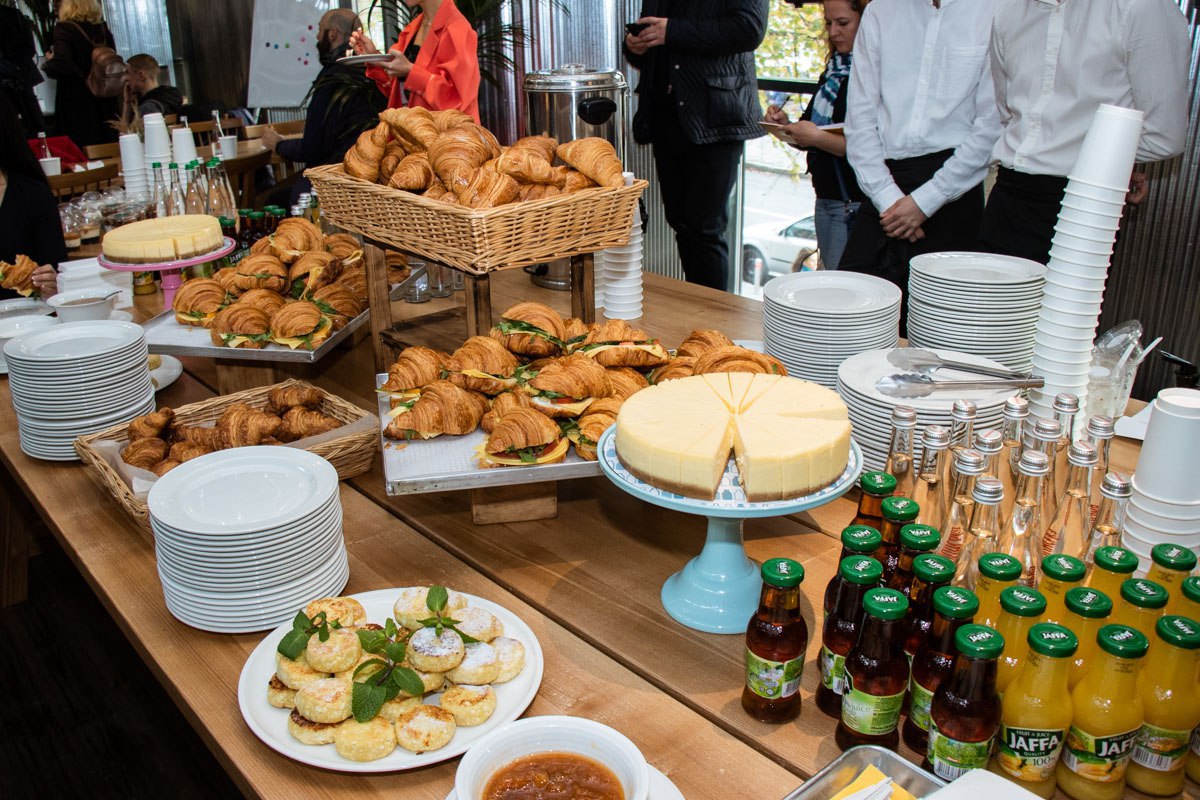 Прес-марафон Зеленського: чим президент годував журналістів (фото)