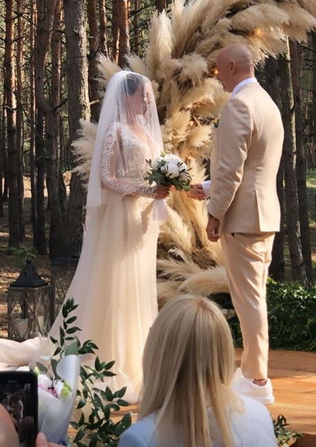 Свадьба года: первые фото и видео с церемонии Насти Каменских и Потапа