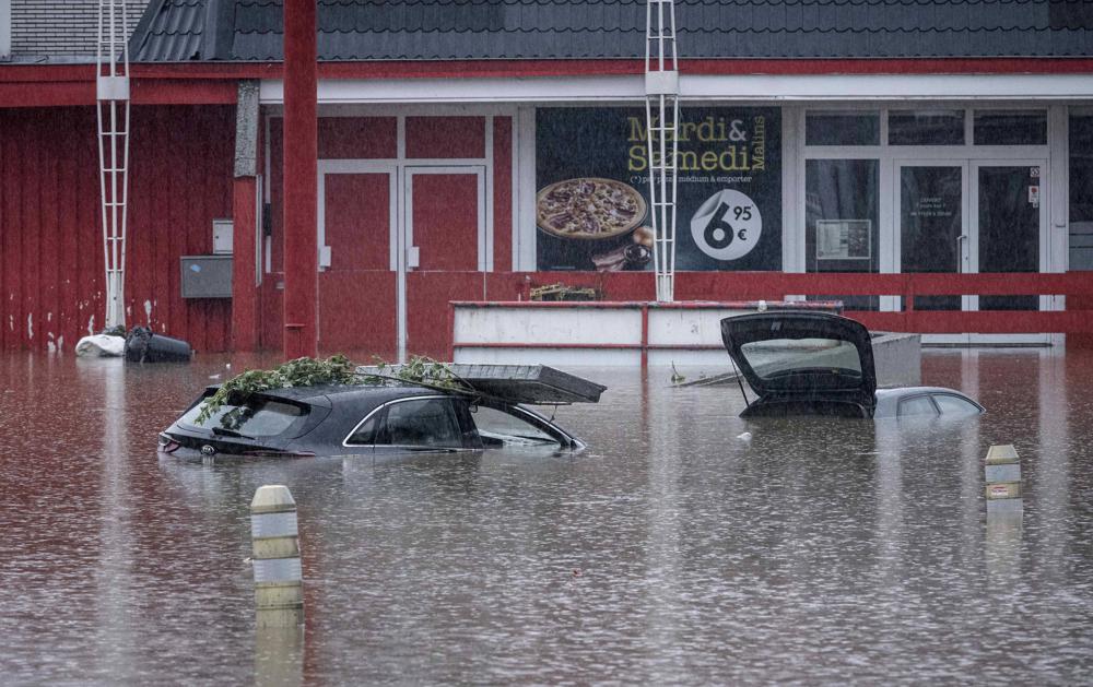 "Потоп століття": показали фото руйнівної стихії в Німеччині