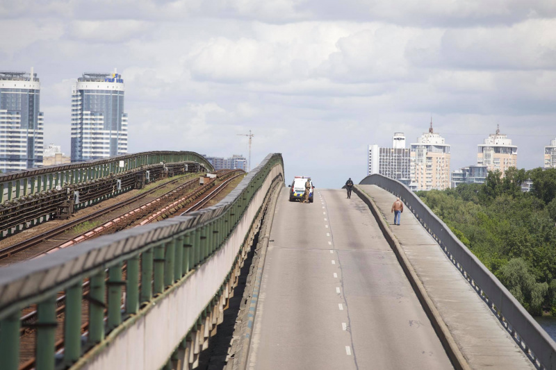 Міст Метро в Києві погрожували підірвати: що відомо на даний момент