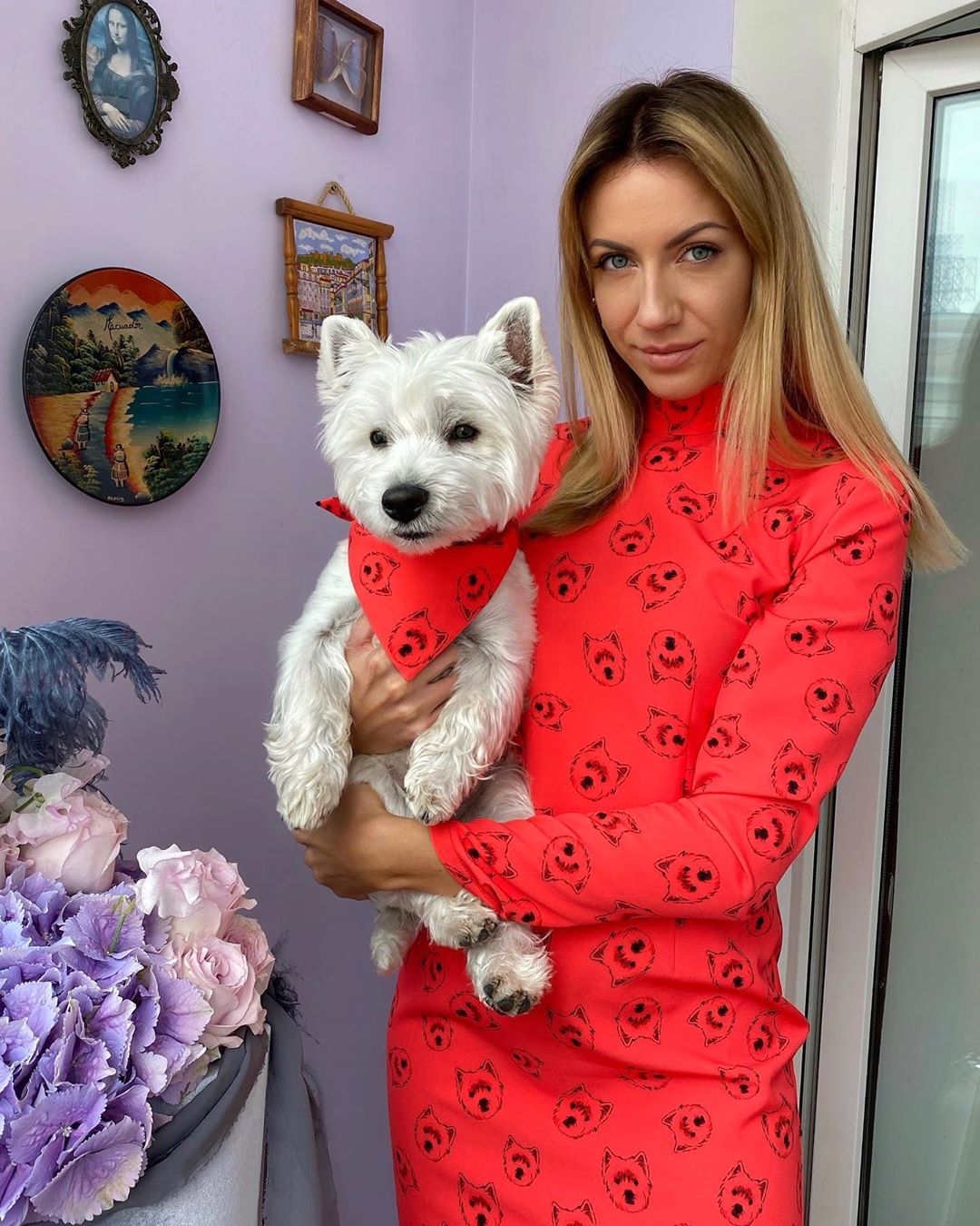 Леся Никитюк обменялась нарядами со своей собачкой: забавные фото