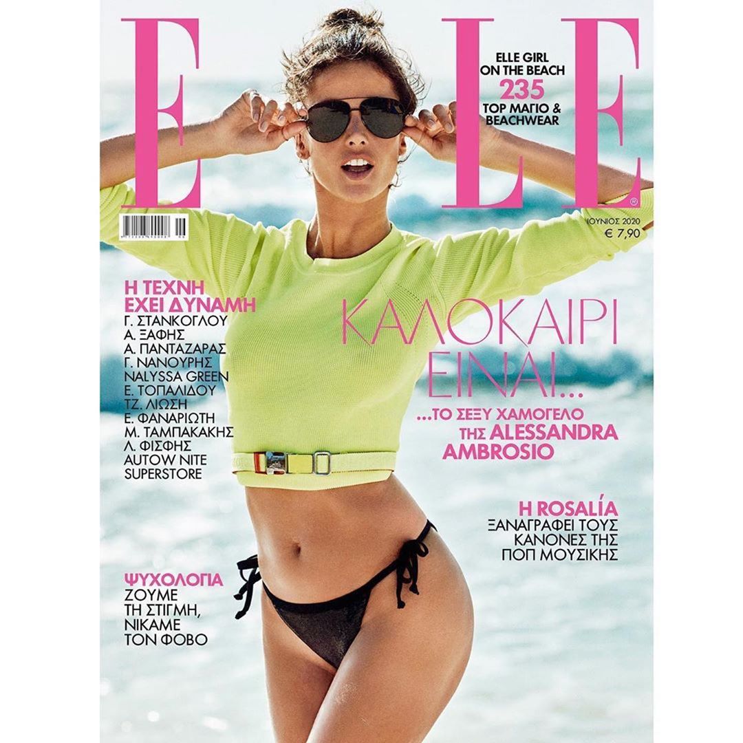 Так ідеальна: Алессандра Амбросіо красується на обкладинці відомого глянцю в крихітному бікіні