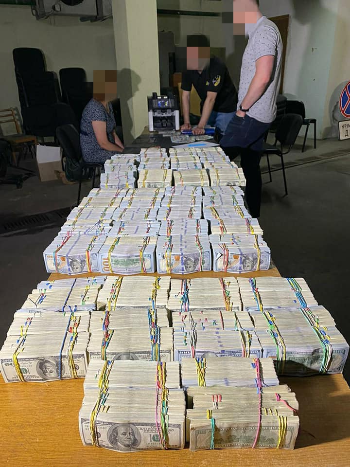 &quot;Подарунок Злочевському&quot;: за що пропонували хабар Холодницькому