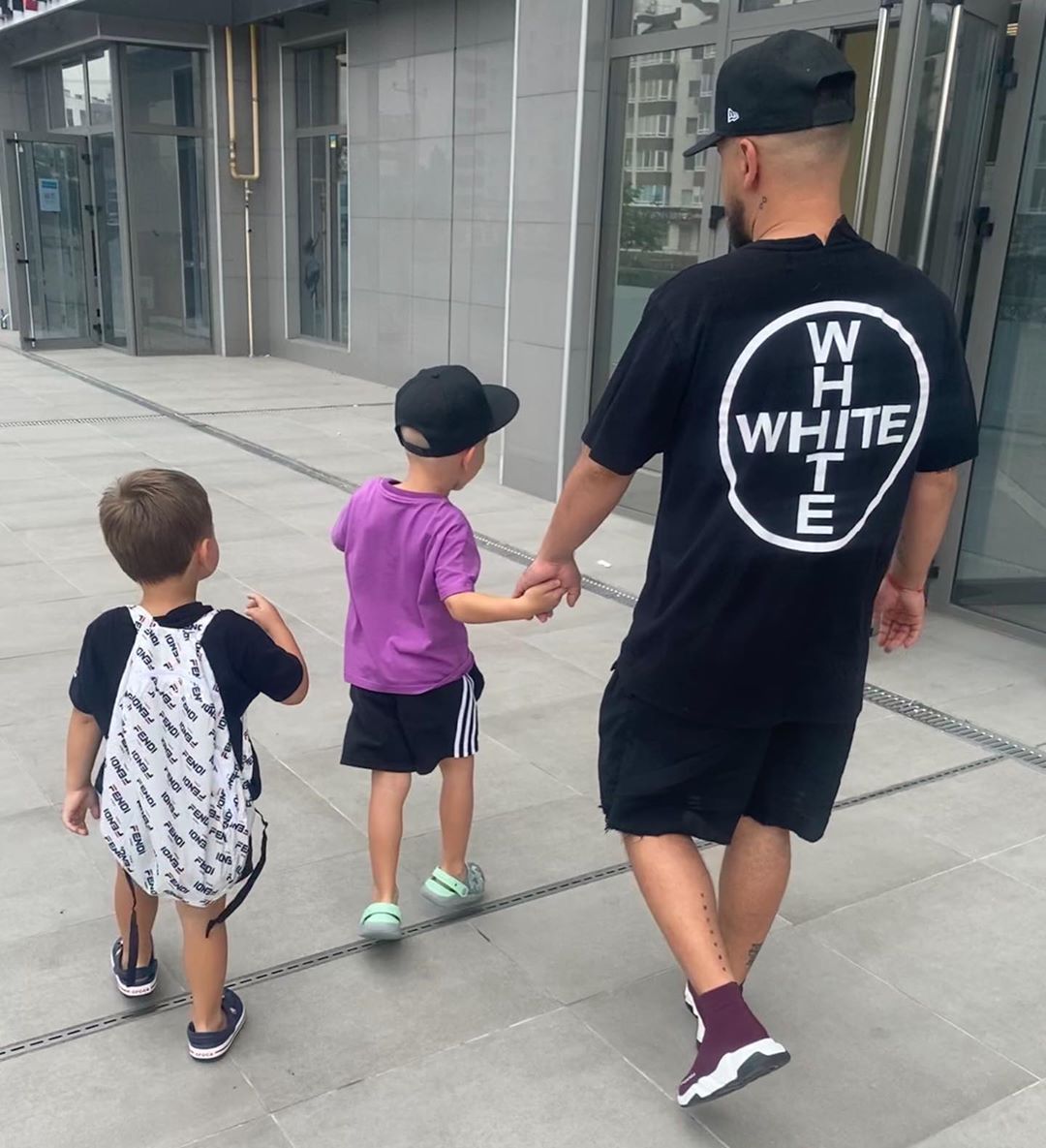 Идеальный папа: жена MONATIK'а растрогала сеть нежными фото певца с сыновьями