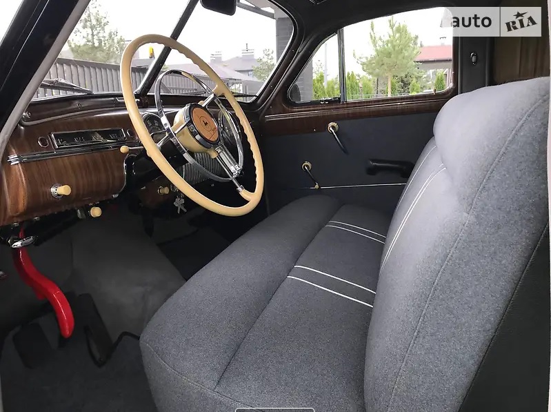 В Киеве продают легендарную Волгу 1955 года за 2,7 миллиона