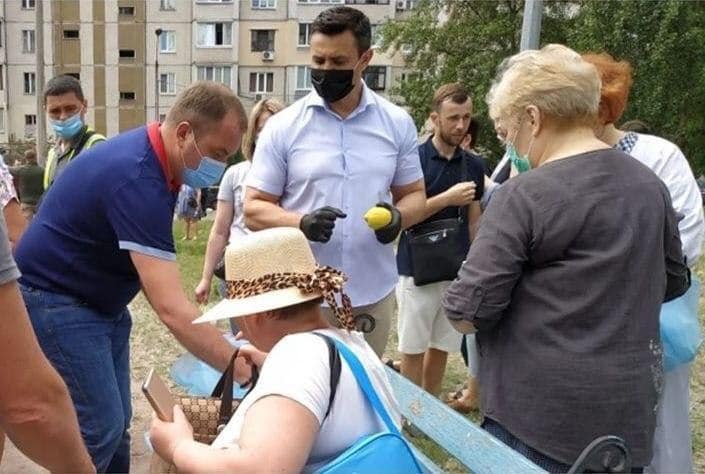 Взрыв в высотном здании: Тичченко возмутил Киев своим поведением 