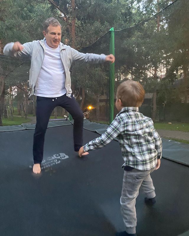 Кто кого? Юрий Горбунов устроил с подросшим сыночком "мужской" батл