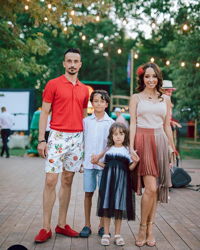 Дюймовочка: кокетлива Катерина Кухар засвітила стрункі ніжки під час спекотних танців