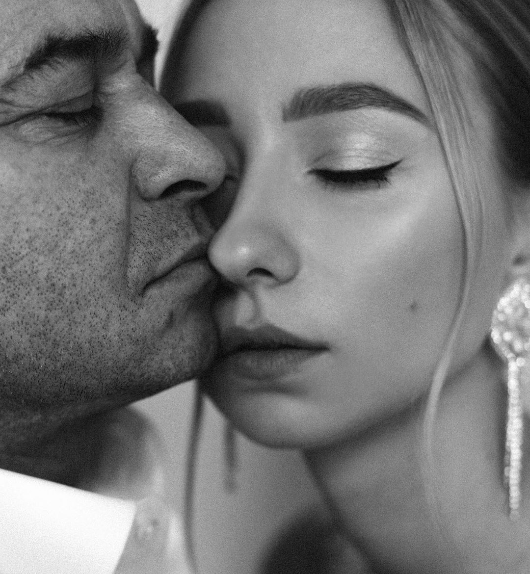 Молодая жена Виктора Павлика похвасталась фигурой в купальнике