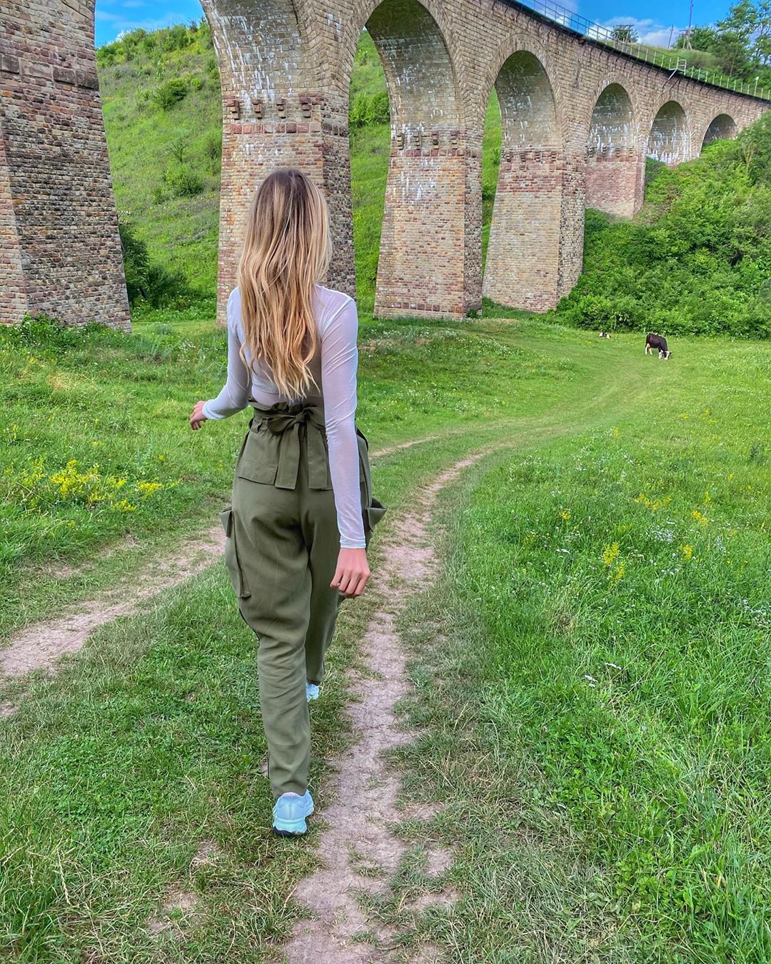 Как в сказке: Леся Никитюк в спортивном луке показала невероятно живописное место