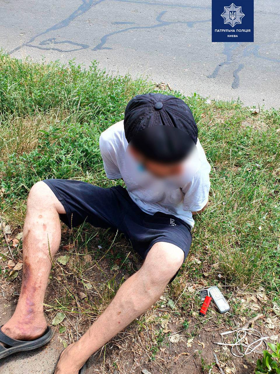 Киевлянка помогла задержать грабителя: мужчина сорвал с нее золотую цепочку