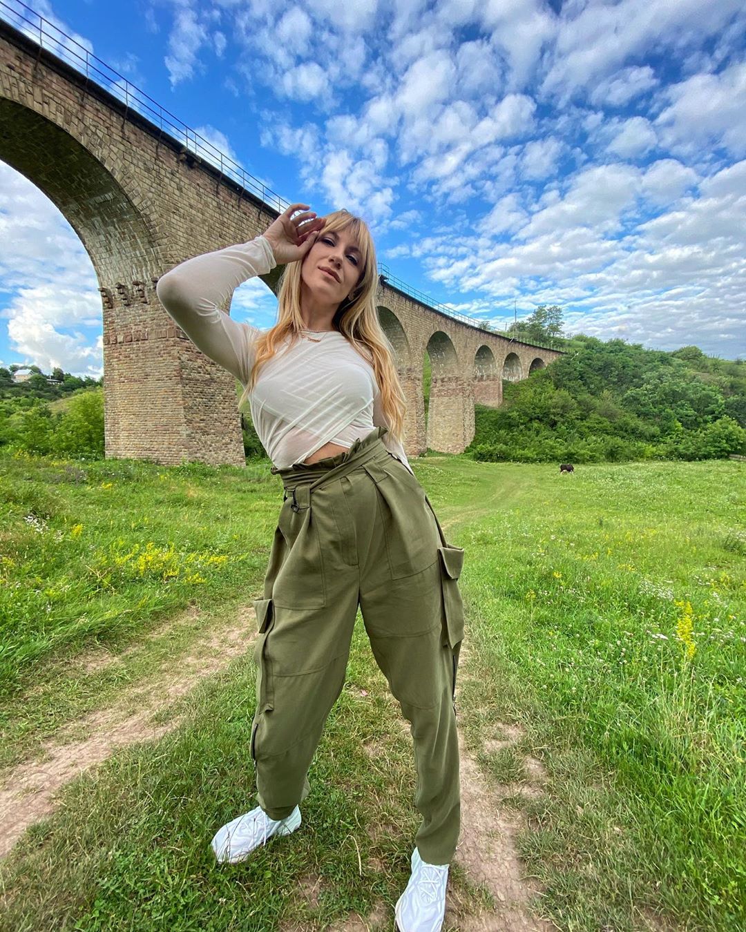 Как в сказке: Леся Никитюк в спортивном луке показала невероятно живописное место