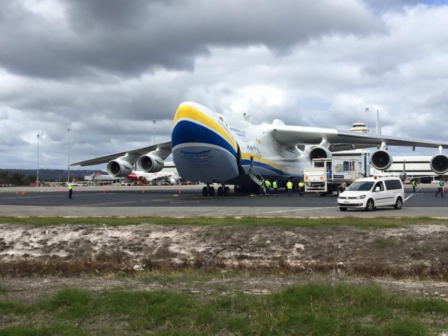 В Австралії здійснив посадку найбільший у світі український літак &quot;Мрія&quot;