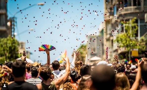 &quot;Разбить барьеры на пути неравенства&quot;: как в Тель-Авиве веселятся на гей-прайде