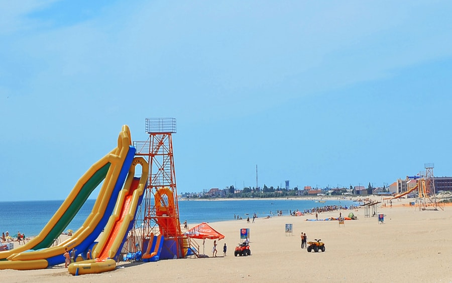 З родиною на море: куди поїхати відпочивати в Україні в липні