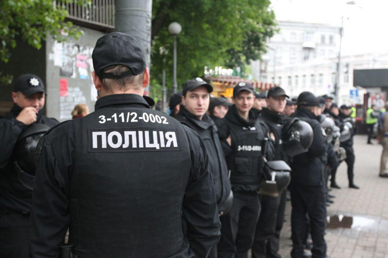 Полиция усиливает меры безопасности в Киеве - ФОТО