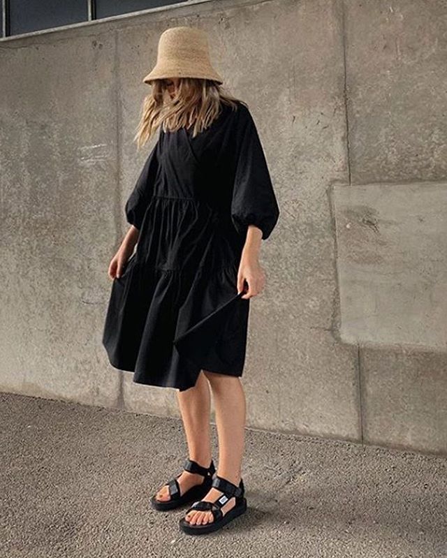 З чим носити масивні сандалі та наймоднішу сукню літа 2020: поради стиліста