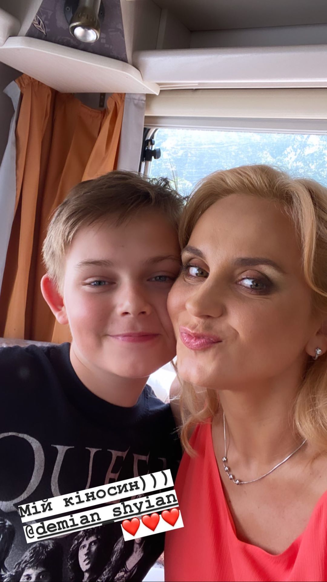 Время чудес: Лилия Ребрик всполошила сеть беременным животиком