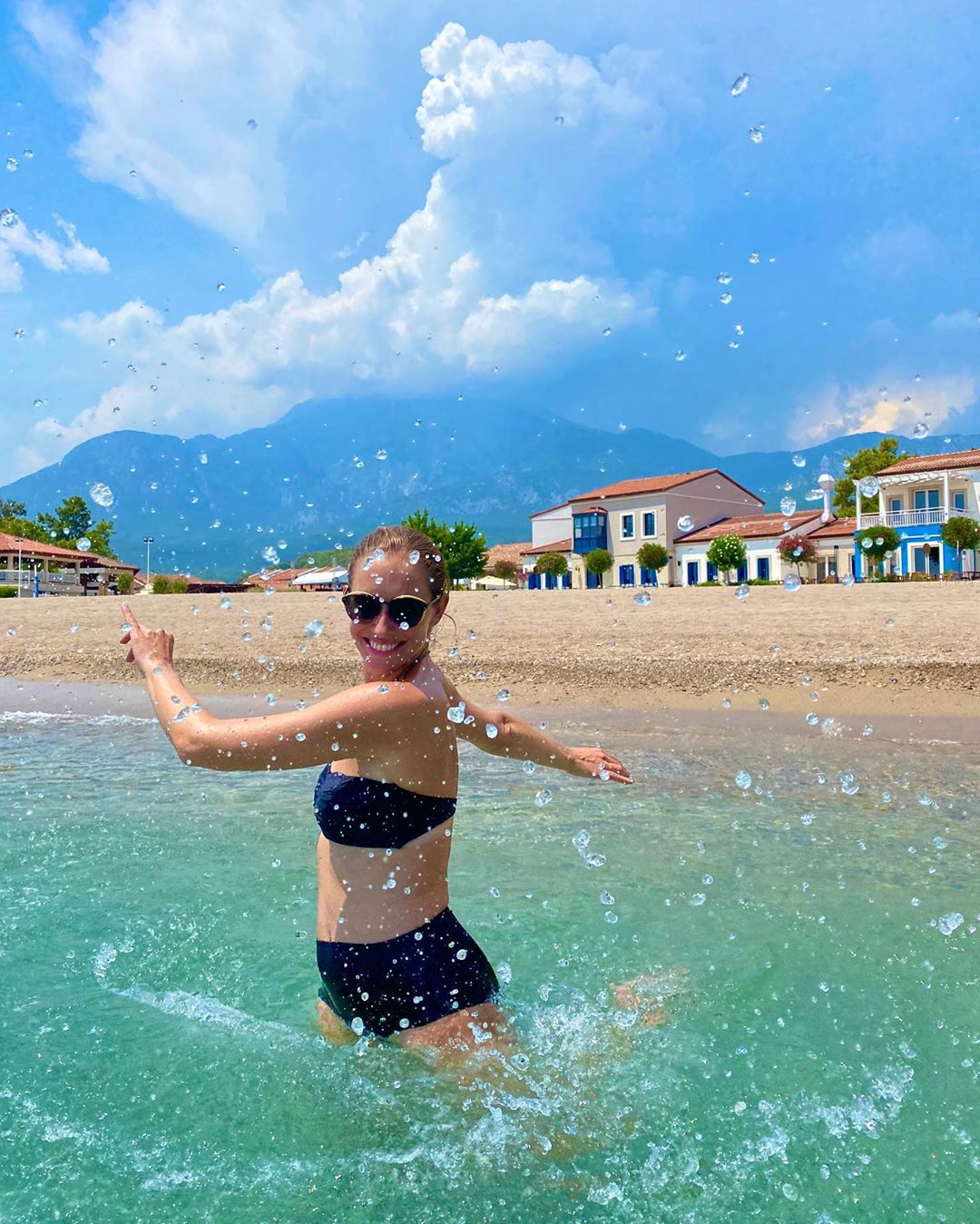 Активна Катя Осадча показала, як бореться із зайвими кілограмами на відпочинку