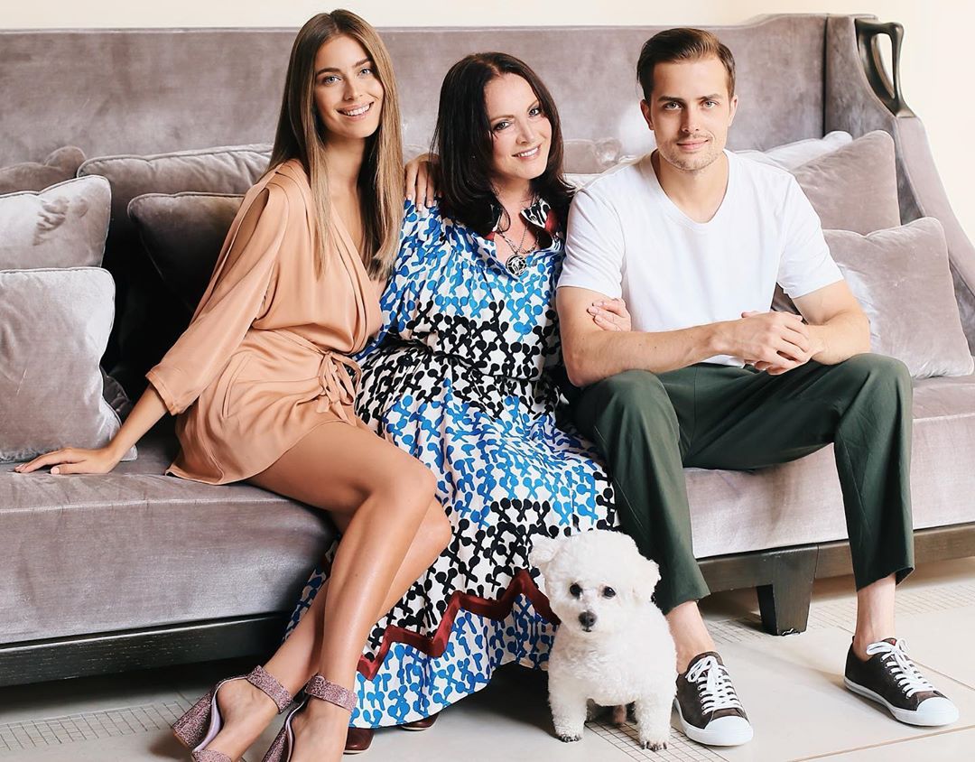 Всі в зборі: внучка Софії Ротару поділилася фото з відзначення 73-річчя співачки