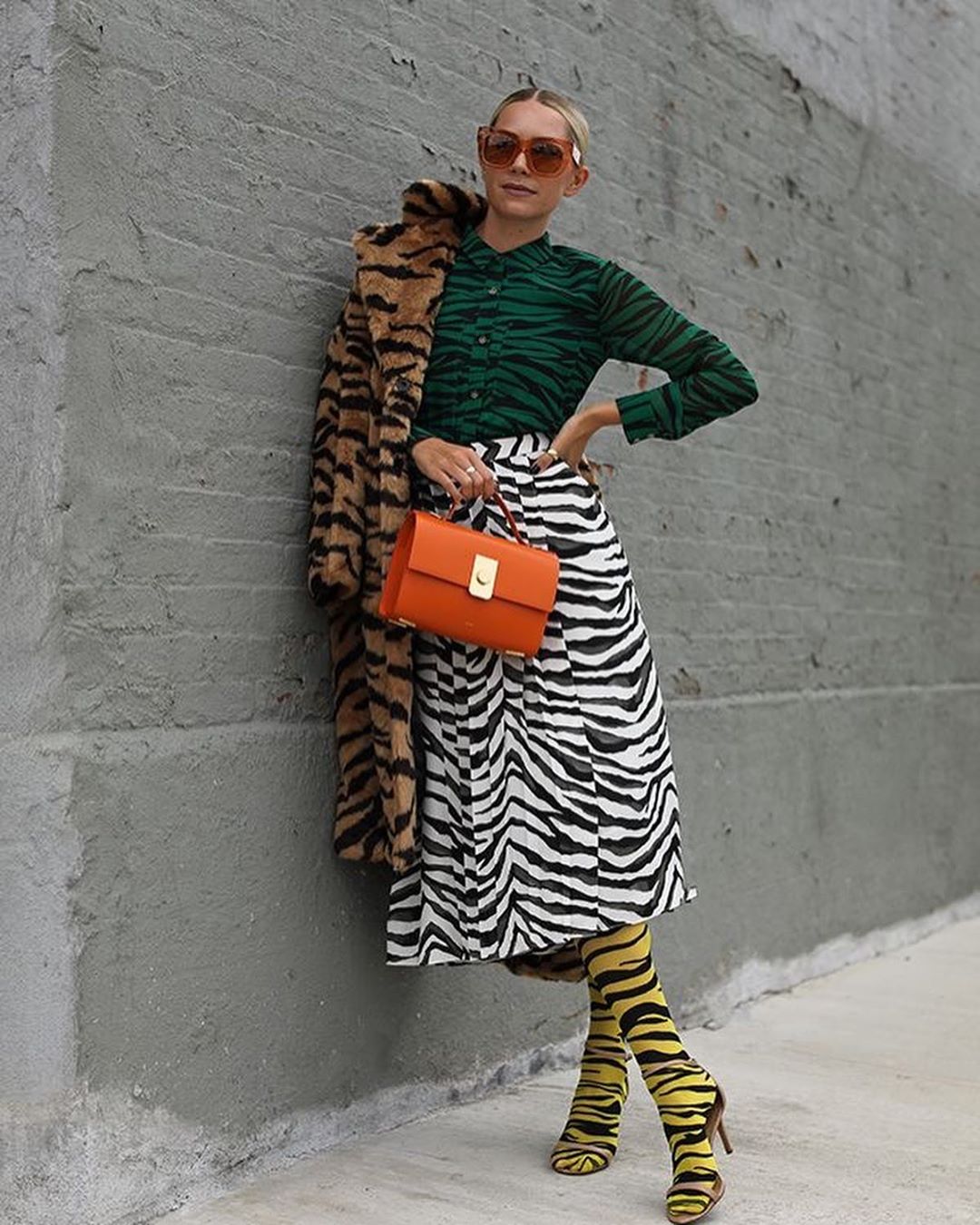 Как носить анималистический принт и не выглядеть вульгарно: советы стилиста