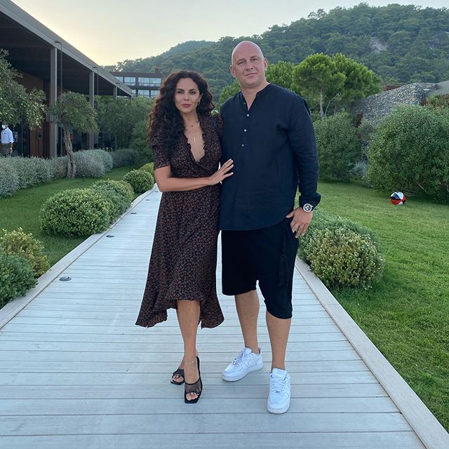 Сладкая парочка: Каменских очаровала счастьем в Турции с Потапом и покорила пляжным фотосетом