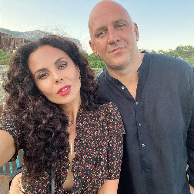 Сладкая парочка: Каменских очаровала счастьем в Турции с Потапом и покорила пляжным фотосетом