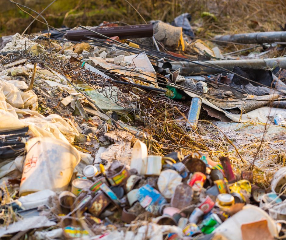 В Киеве нашли гигантскую незаконную свалку &quot;под носом&quot; у госучреждений