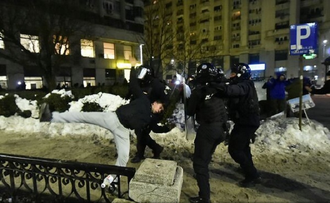 Во время протестов в Румынии произошли столкновения с полицией