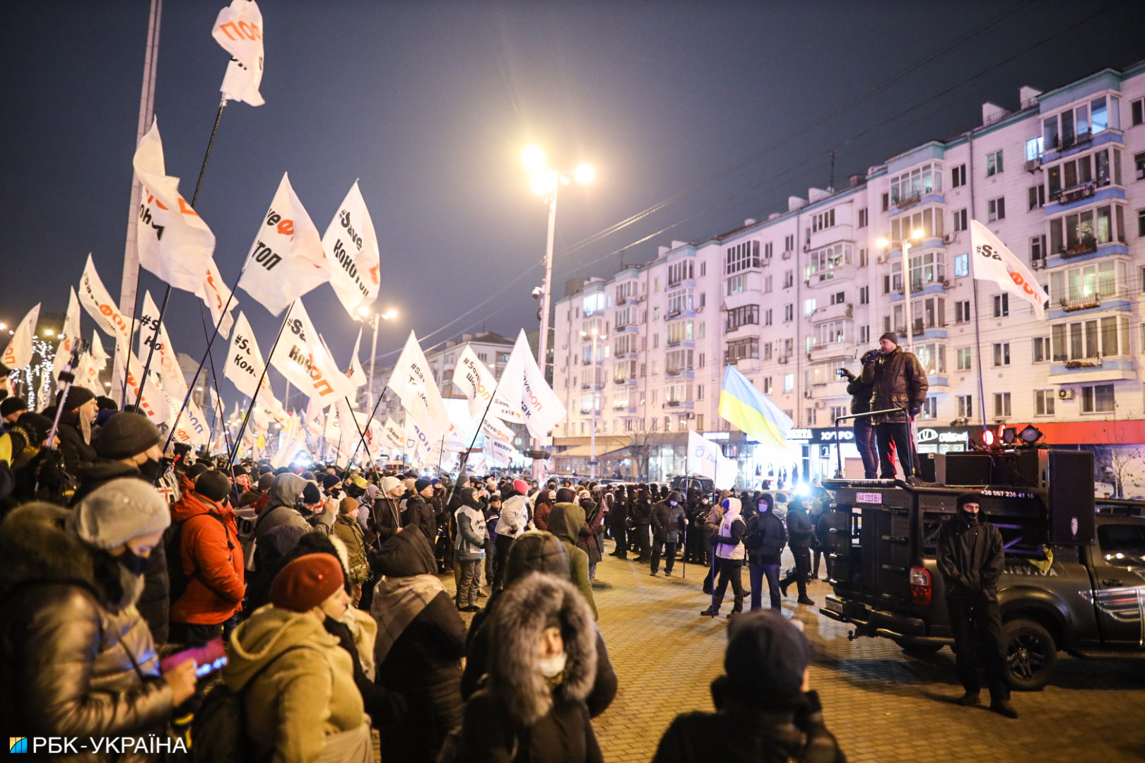 &quot;Квартал 95&quot; снимает новогоднее шоу в окружении Нацгвардии: при чем тут ФОПы