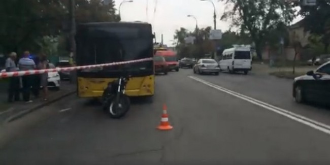 Полиция открыла дело против мотоциклиста, стрелявшего в водителя автобуса в Киеве