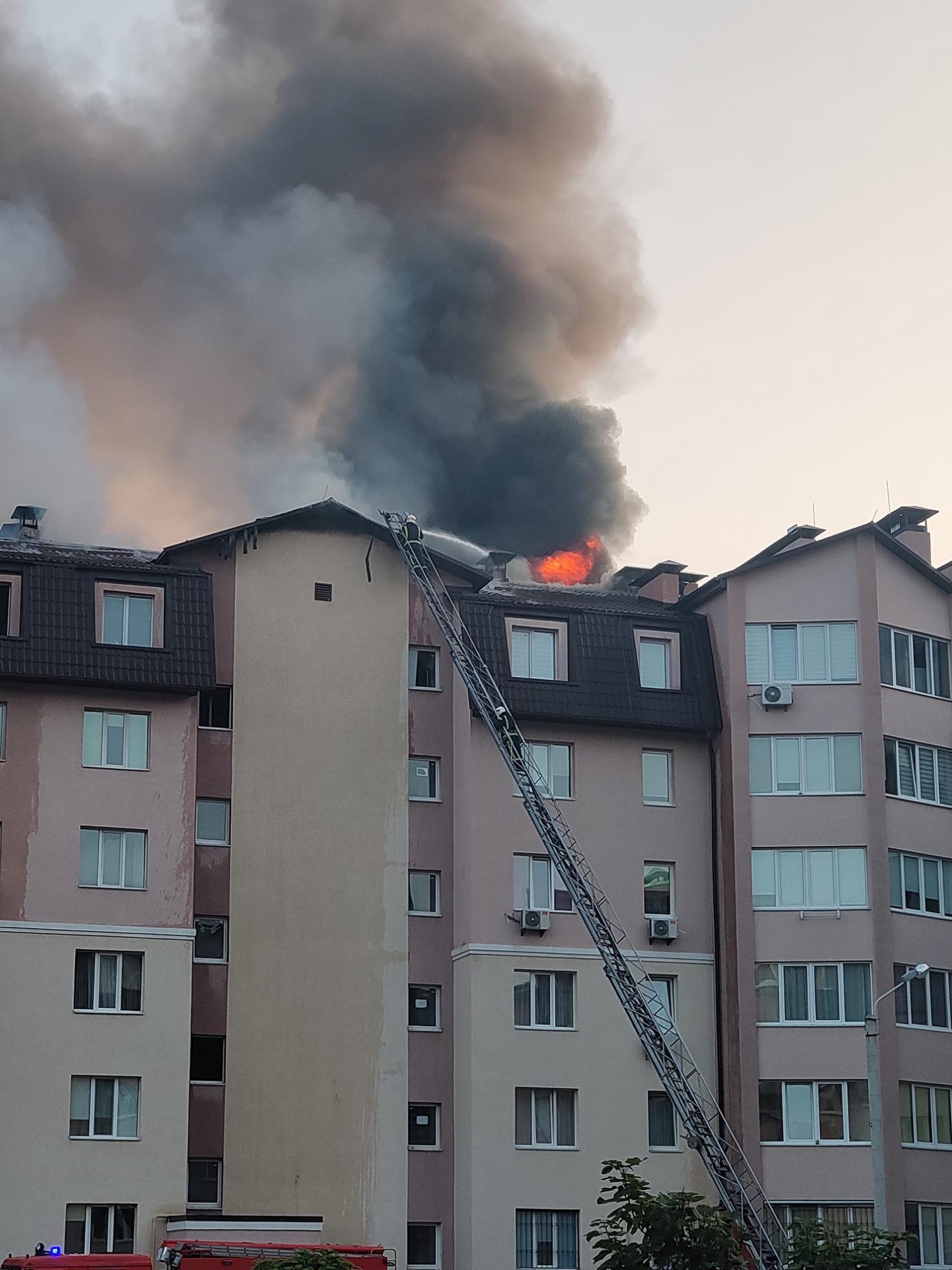 Жесть под Киевом: за городом эпично горели квартиры в новострое
