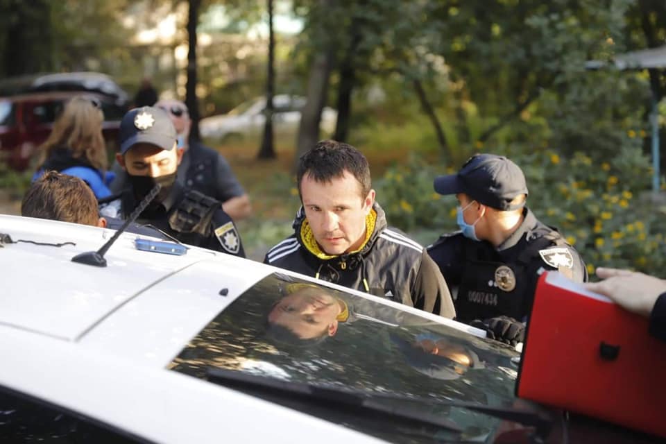 У мера Дніпра Філатова кинули нашатирем на зустрічі з виборцями