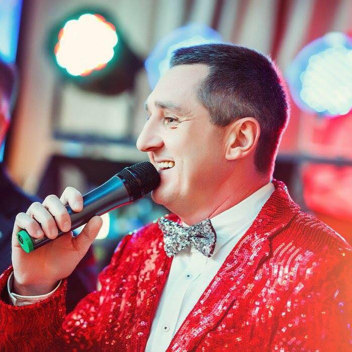 Кольцо из проволочки: как известный шоумен просил руки своей будущей жены