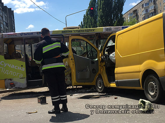 ДТП у Луцьку: постраждали 11 осіб