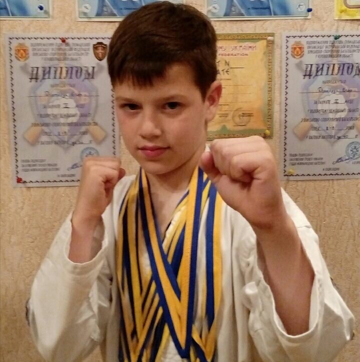 Помогите спасти: 12-летний чемпион Европы пострадал от удара током