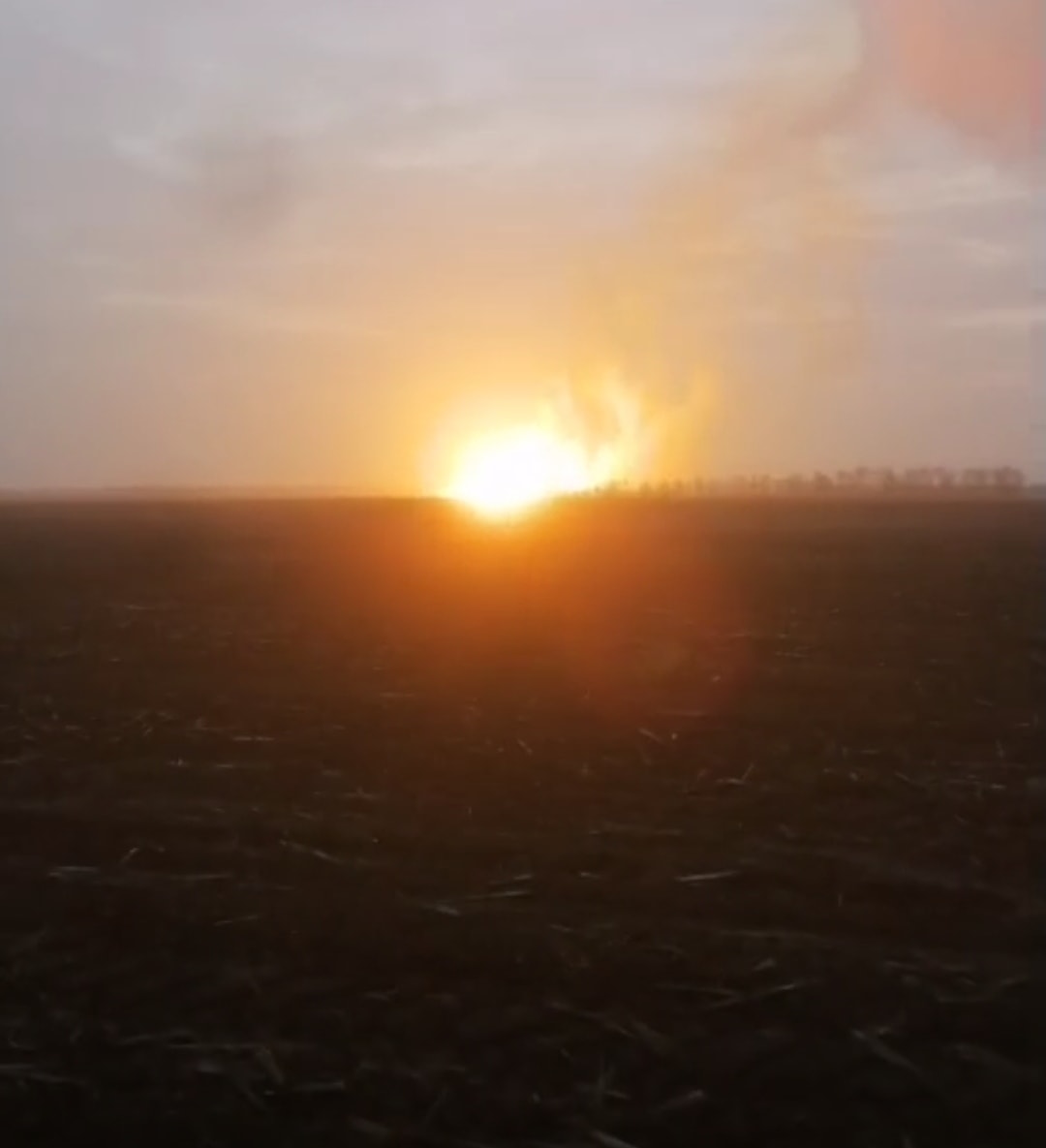 Как конец света: очевидцы рассказали о мощном взрыве и пожаре в Лубнах (видео)