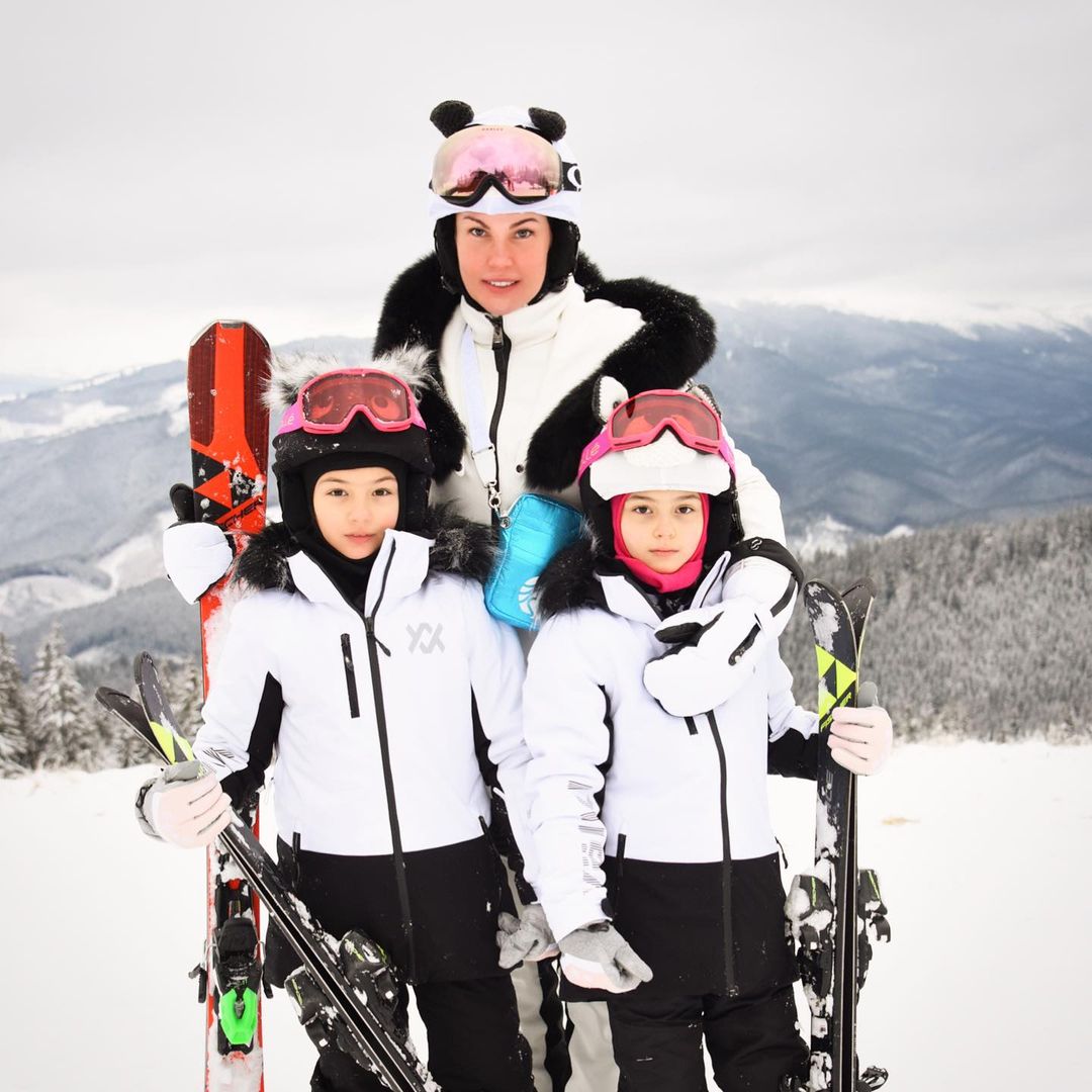 Співачка Камалія вирушила з родиною у Буковель: це курорт не для всіх