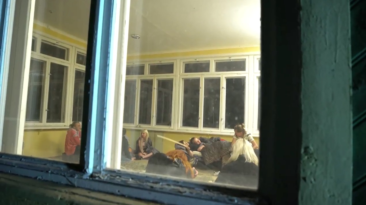 Школа леди? Участниц шоу Від пацанки до панянки 4 поселили в сарае