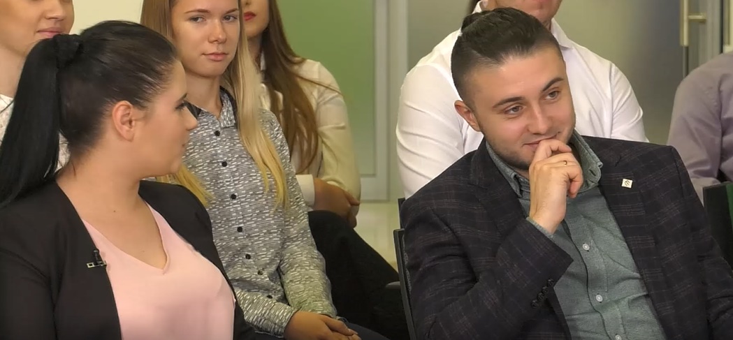 Від пацанки до панянки-4: учасниці реаліті фліртували з Тарасом Тополею